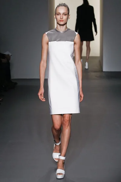Look 7
